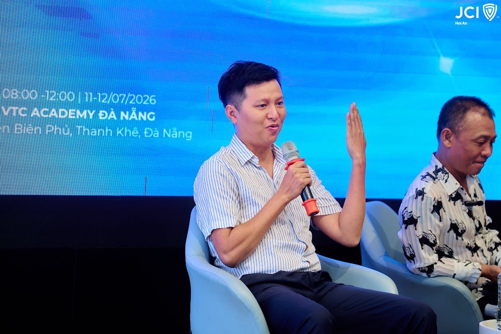 Diễn giả chia sẻ kinh nghiệm làm nghề tổ chức sự kiện với sinh viên VTC Academy