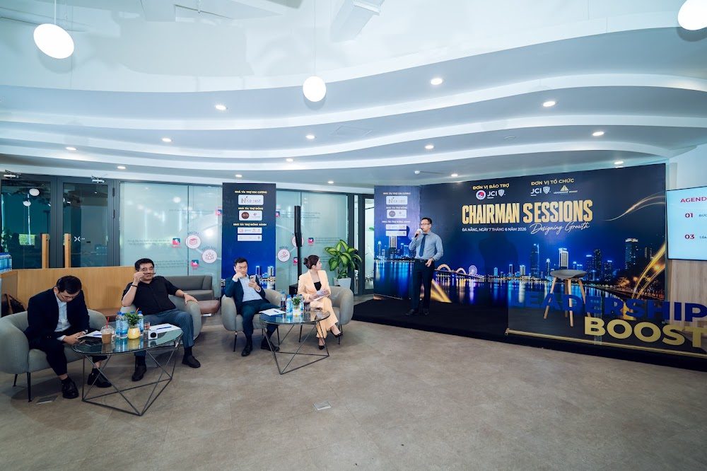 Toàn cảnh phiên đối thoại Chairman Sessions 01 tại AIA Exchange Đà Nẵng